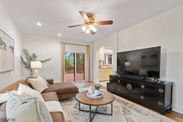 Interior, Living room, Recessed Lighting, Wood Texture Flooring