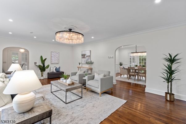 Chandelier, Dining room, Interior, Living room, Recessed Lighting, Wood Texture Flooring