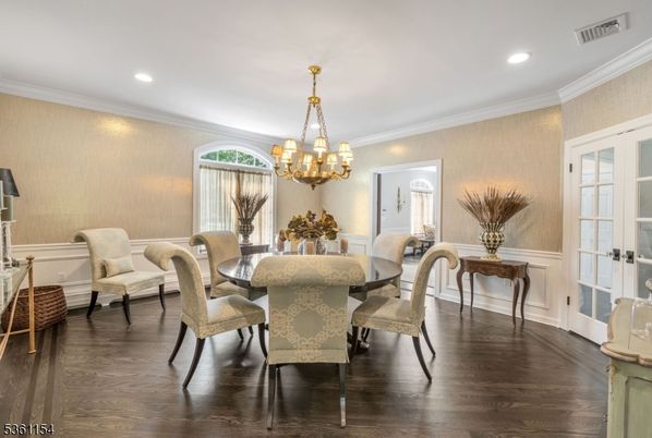 Chandelier, Dining room, Interior, Recessed Lighting, Wood Texture Flooring