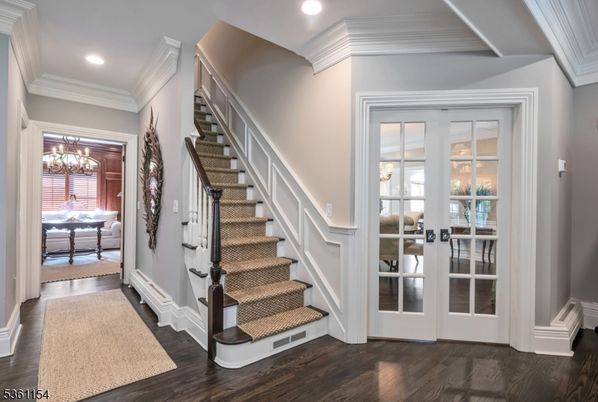 Chandelier, Interior, Recessed Lighting, Wood Texture Flooring