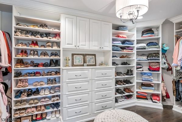 Interior, Pendant Lights, Recessed Lighting, Walk-in Closets, Wood Texture Flooring