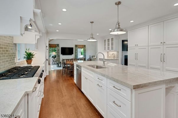 Dining room, Interior, Kitchen, Pendant Lights, Recessed Lighting, Wood Texture Flooring
