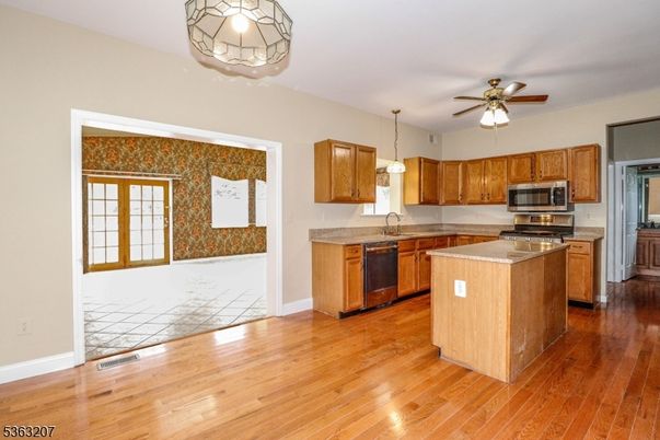Interior, Kitchen, Pendant Lights, Wood Texture Flooring