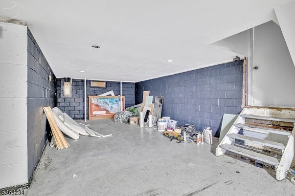Empty room, Interior, Recessed Lighting, Stone Walls