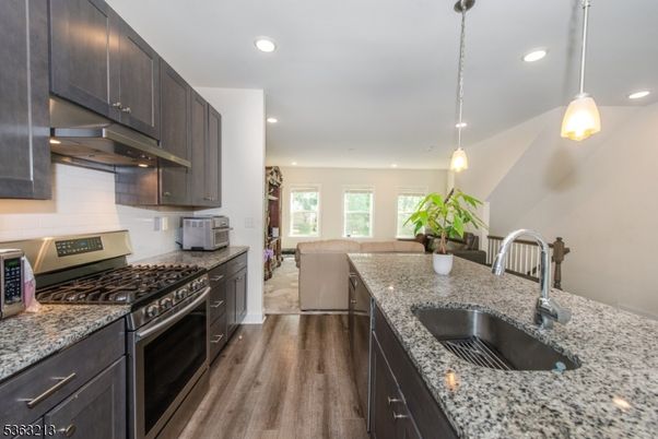 Interior, Kitchen, Living room, Pendant Lights, Recessed Lighting, Wood Texture Flooring