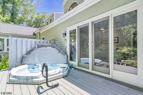 Exterior, Hot Tub