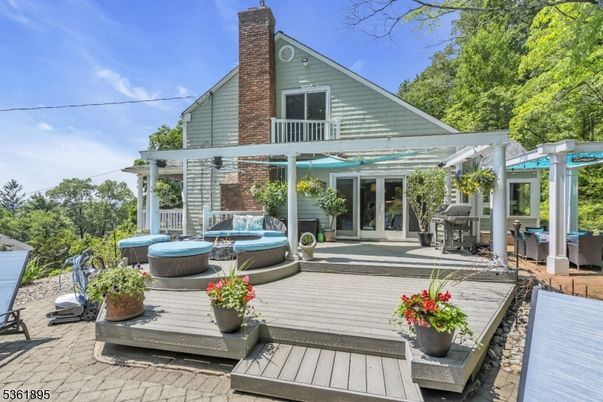 Exterior, Hot Tub