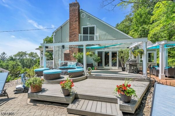 Exterior, Hot Tub