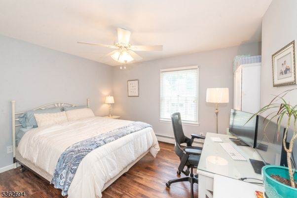 Bedroom, Home Office, Interior, Wood Texture Flooring