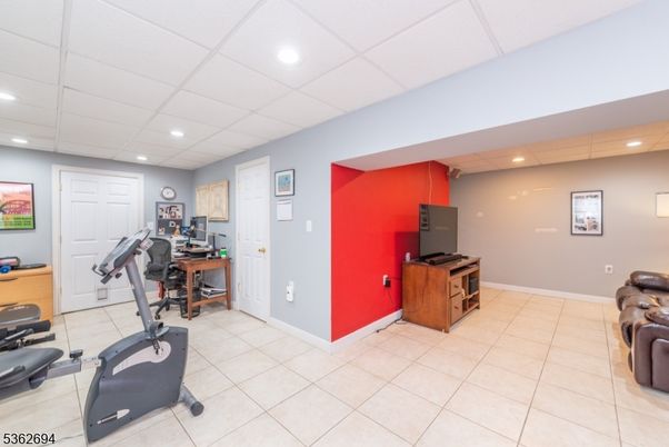 Fitness Equipment, Interior, Recessed Lighting