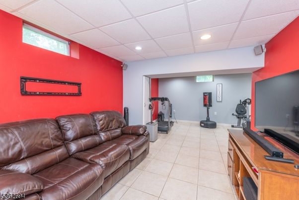 Fitness Equipment, Interior, Living room, Recessed Lighting