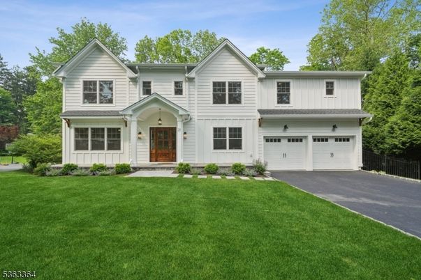 Attached, Exterior, Facade, Farmhouse