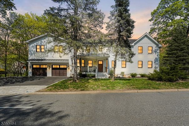 Attached, Exterior, Facade, Farmhouse