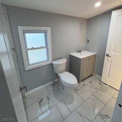 Bathroom, Interior, Marble, Recessed Lighting