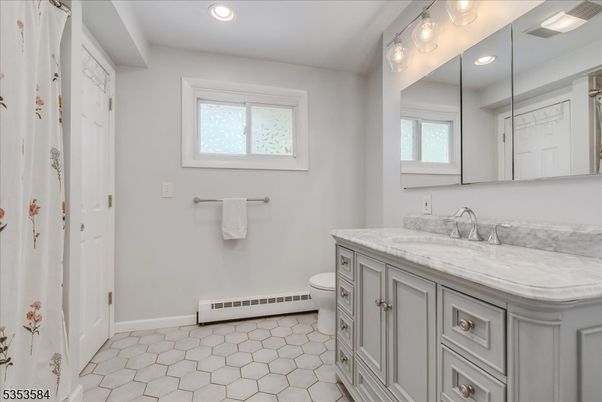 Bathroom, Interior, Recessed Lighting