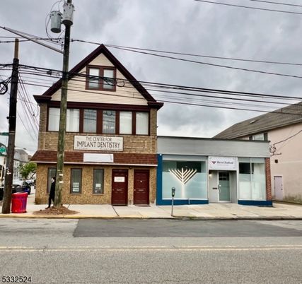 Exterior, Facade, Tudor Revival