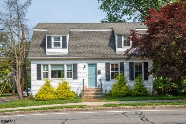 Exterior, Facade, Cape Cod