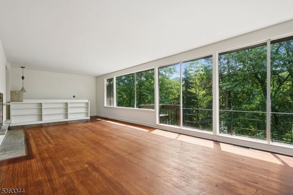 Empty room, Interior, Sun Room, Wood Texture Flooring