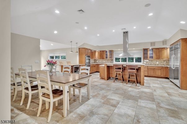 Dining room, Interior, Kitchen, Pendant Lights, Recessed Lighting, Stainless Steel Appliances
