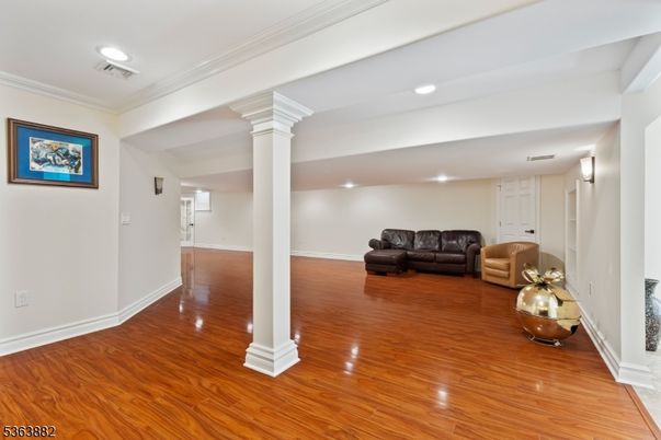Interior, Recessed Lighting, Wood Texture Flooring