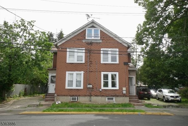 Exterior, Facade, Brick Facade, Brick Traditional