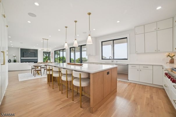 Dining room, Interior, Kitchen, Pendant Lights, Recessed Lighting, Wood Texture Flooring