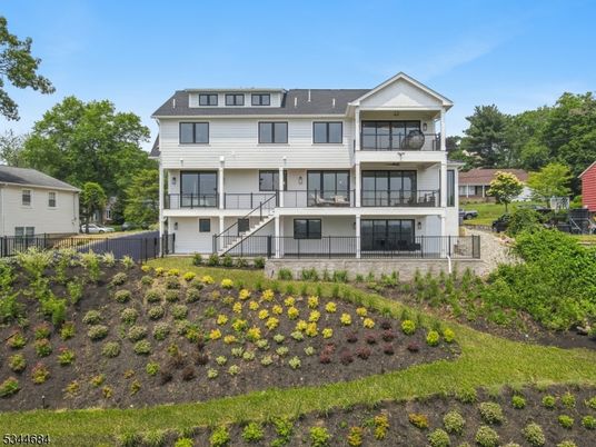 Backyard, Exterior, Facade, Modern