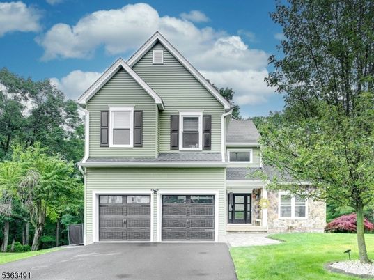 Attached, Exterior, Facade, Farmhouse
