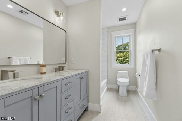 Bathroom, Interior, Recessed Lighting