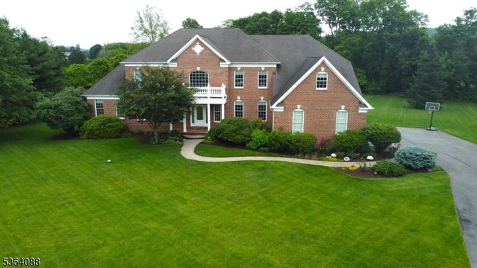 Backyard, Exterior, Facade, Brick Facade, Brick Traditional