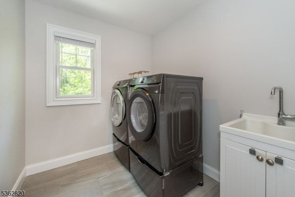 Interior, Washer, Wood Texture Flooring