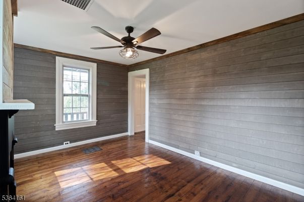 Empty room, Interior, Wood Texture Flooring, Wooden Walls