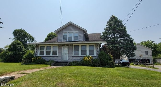 Exterior, Facade, Cape Cod
