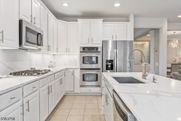 Chandelier, Interior, Kitchen, Recessed Lighting, Stainless Steel Appliances
