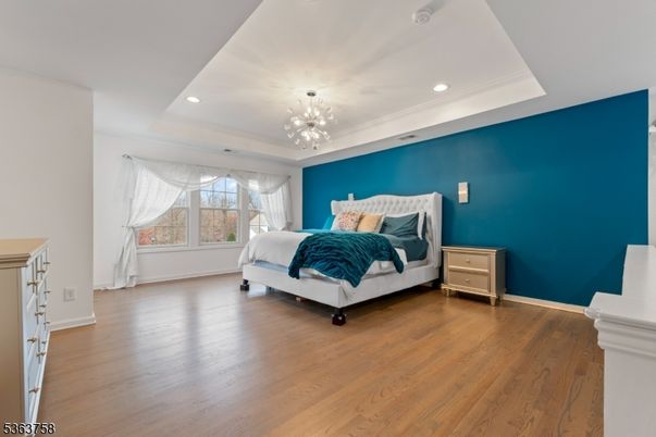 Bedroom, Interior, Pendant Lights, Recessed Lighting, Wood Texture Flooring