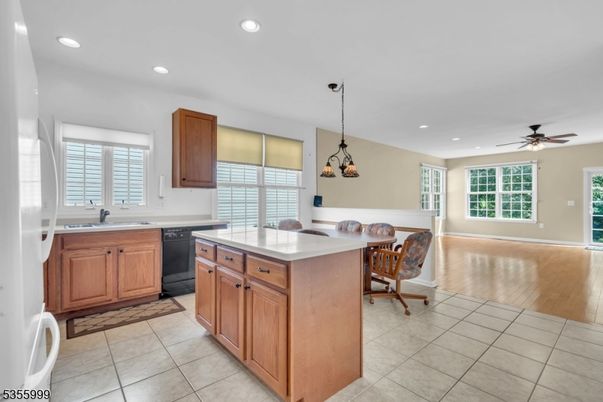 Dining room, Interior, Kitchen, Pendant Lights, Recessed Lighting, Wood Texture Flooring