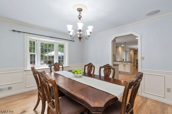 Chandelier, Dining room, Interior, Recessed Lighting, Wood Texture Flooring