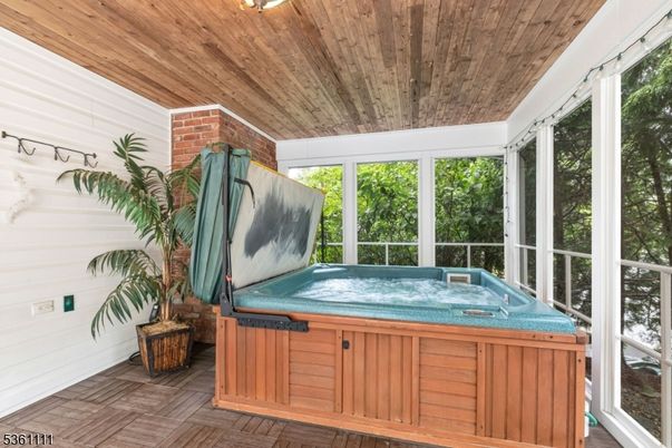 Hot Tub, Interior, Sun Room, Wooden Ceilings