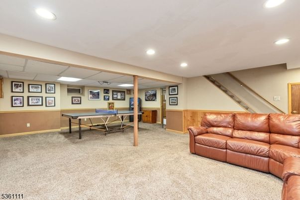 Game Room, Interior, Recessed Lighting