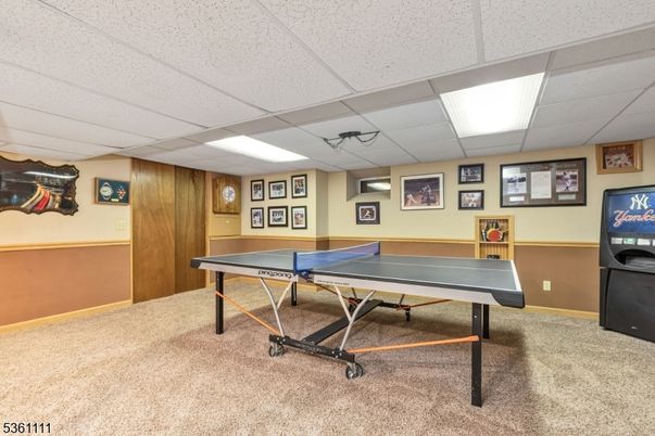 Game Room, Interior