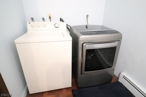 Interior, Washer, Wood Texture Flooring