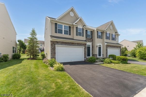 Attached, Exterior, Facade, Brick Facade, Rowhouse