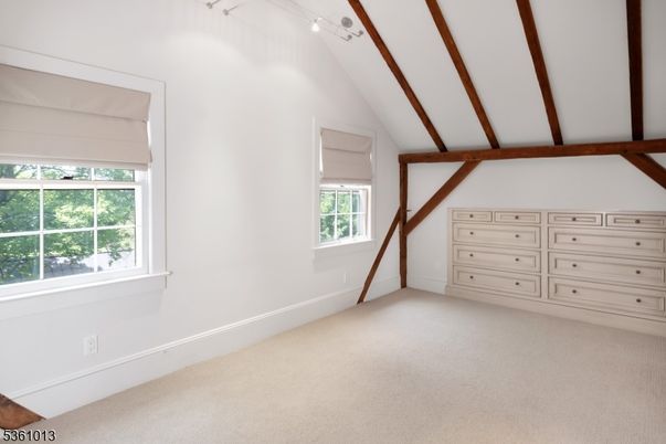 Empty room, Interior, Wooden Beams