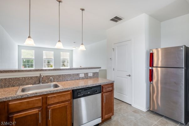 Interior, Kitchen, Pendant Lights, Stainless Steel Appliances