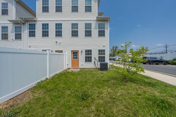 Backyard, Exterior, Facade, Georgian