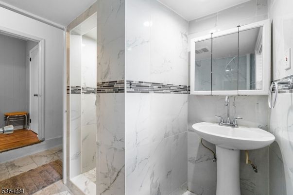 Bathroom, Interior, Marble, Marble Walls