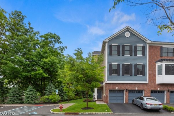 Attached, Exterior, Facade, Brick Facade, Rowhouse