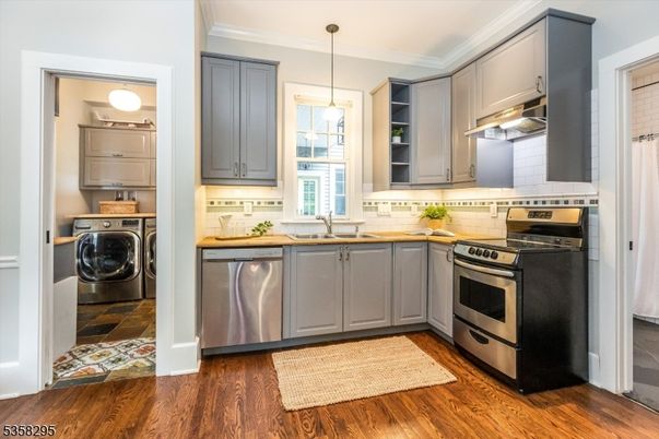 Interior, Kitchen, Pendant Lights, Stainless Steel Appliances, Washer, Wood Texture Flooring
