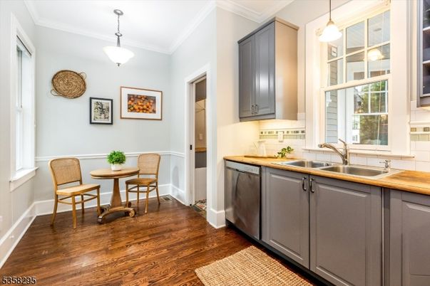 Dining room, Interior, Kitchen, Pendant Lights, Wood Texture Flooring