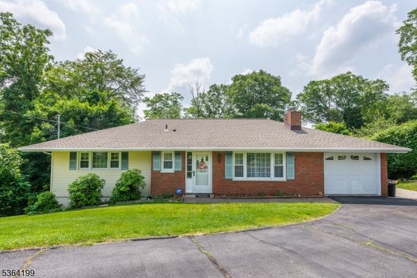 Attached, Exterior, Facade, Brick Facade, Ranch